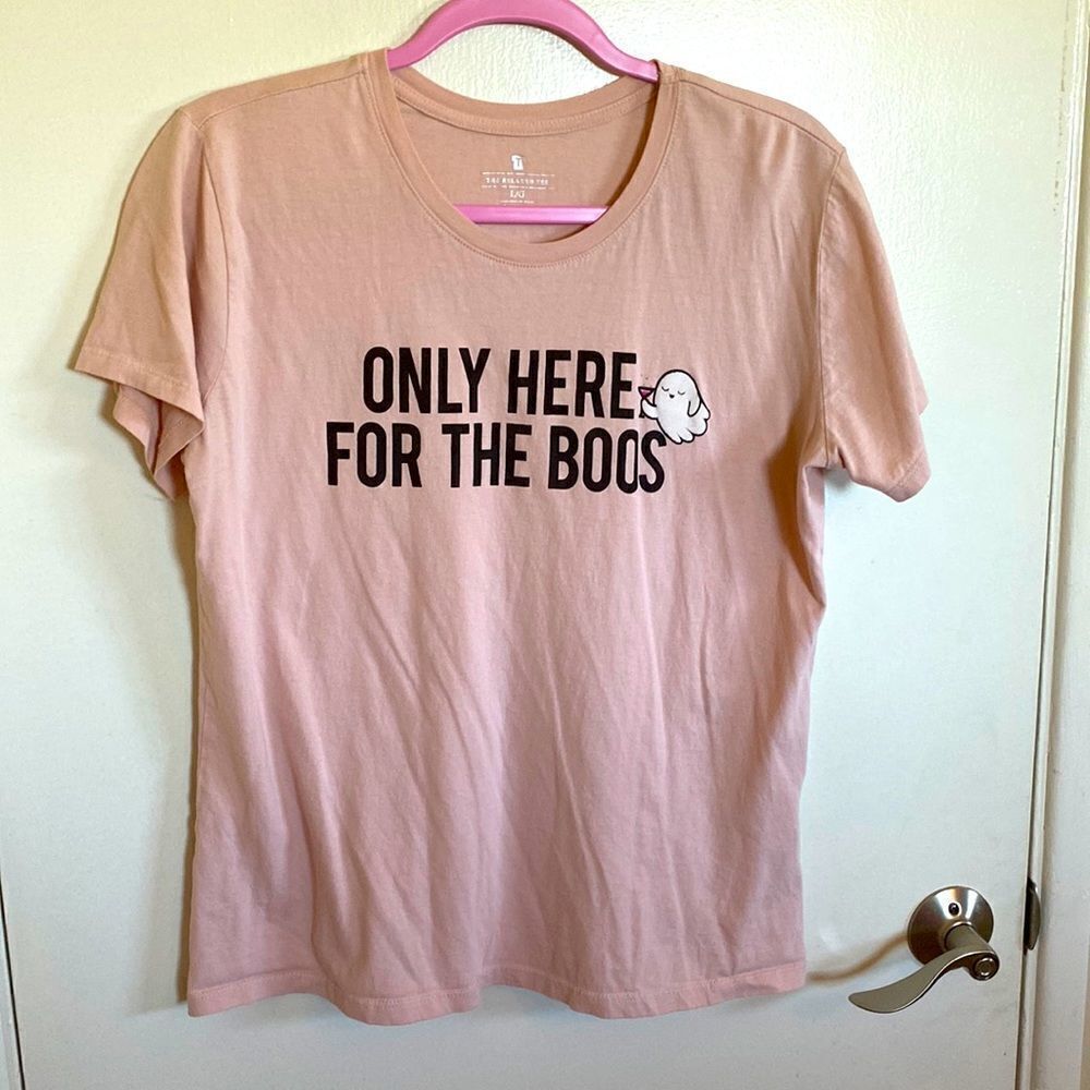 Only here for the boos pink graphic T- size large